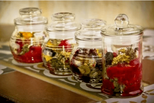 Infusões e chás de ervas são um dos meios da medicina tradicional em patologias articulares